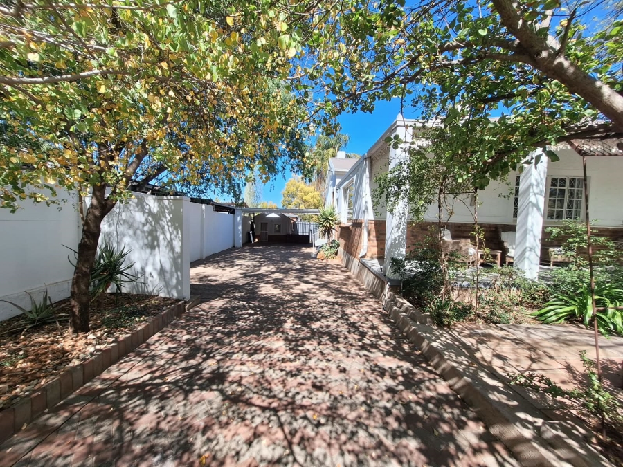 4 Bedroom Property for Sale in Memorial Road Area Northern Cape